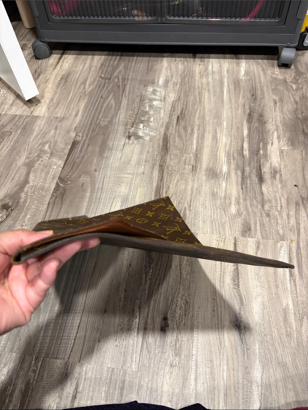 ❌SOLD❌ Louis Vuitton Monogram Envelope Document Holder in Brown and Gold - Picture 7 of 14